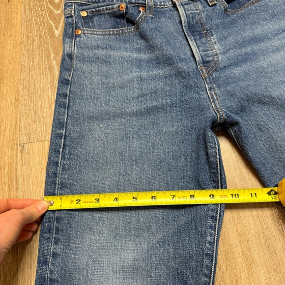 Levis Jeans Women Size 28 Blue Demin Wedgie Straight Cotton Medium Wash Raw Hem - Picture 7 of 16